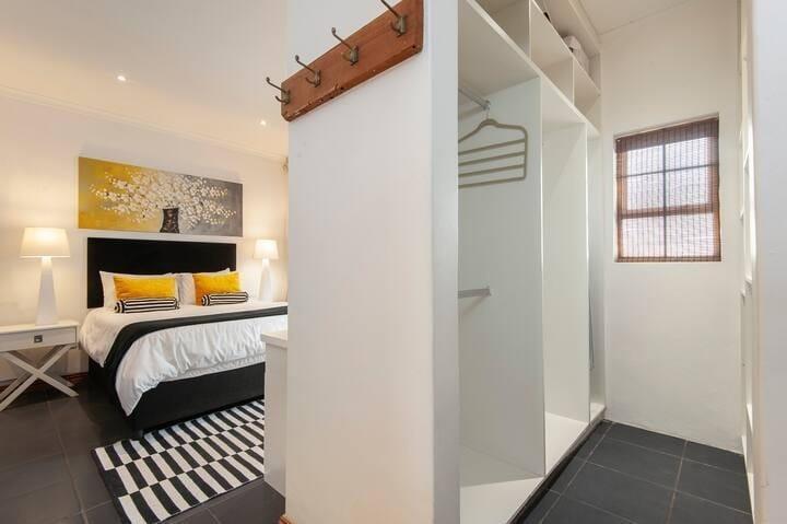 5 Bedroom Property for Sale in Hermanus Western Cape